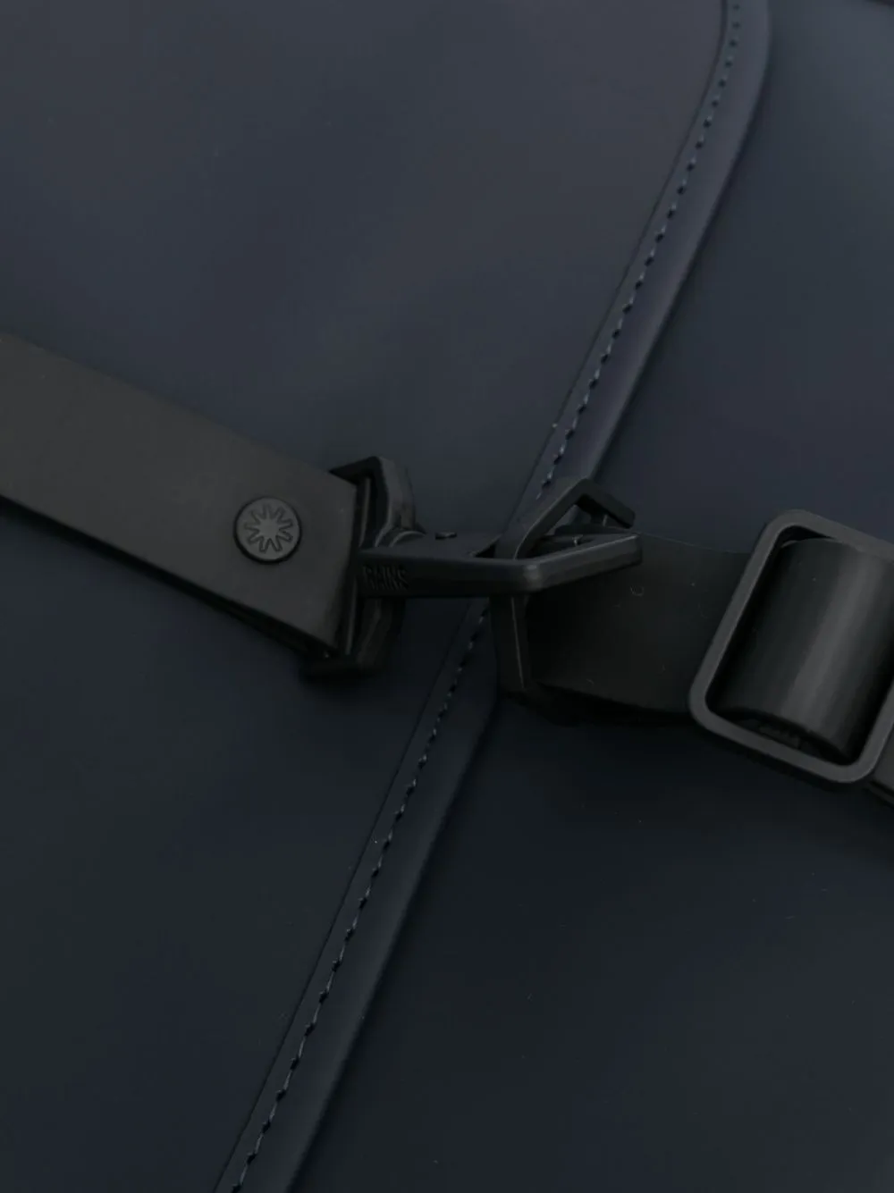 carabiner-fastening waterproof backpack