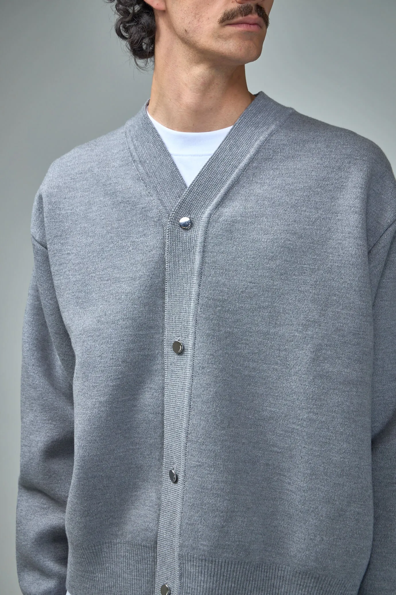 Le cardigan boutonné