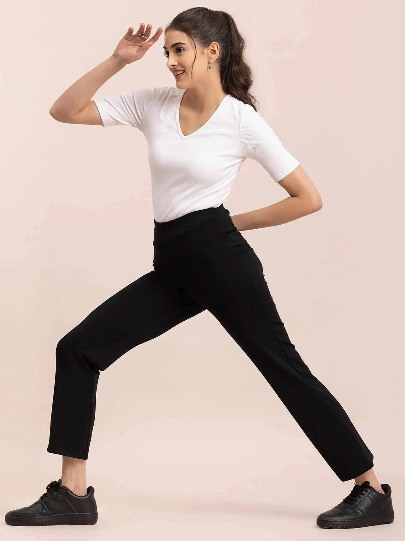 LivIn Air Bootcut Pants - Black