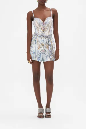 TUCK FRONT SHORT SEASON OF THE SIREN